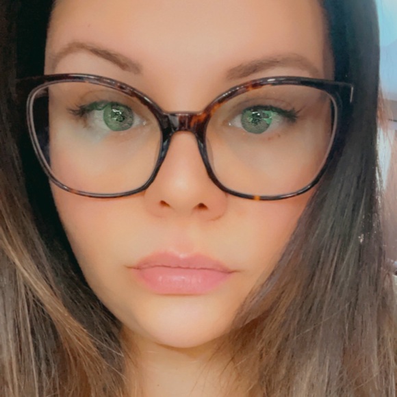 Meet your Posher, Cari-ann - Picture 1 of 1